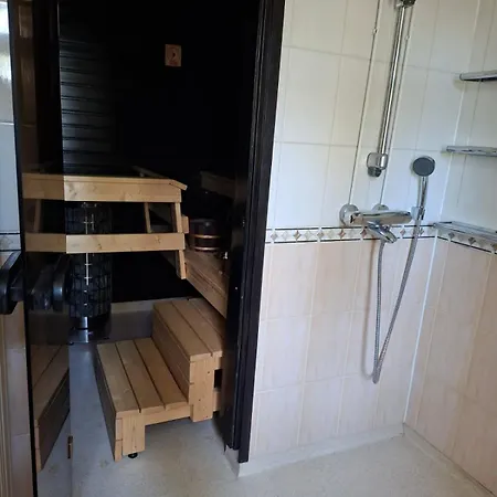 Keltasirkku * Eskola
